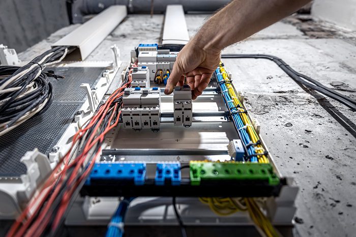 Types of Busbars & Schemes – Explained with Applications